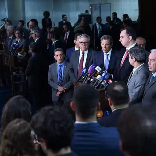 pronunciamento conjunto ministro da fazendapresidentes da camara e do senado